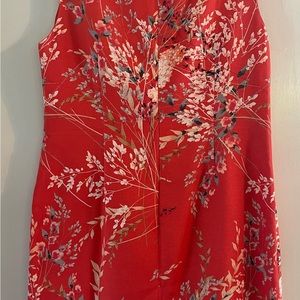 Sleeveless dress with floral print